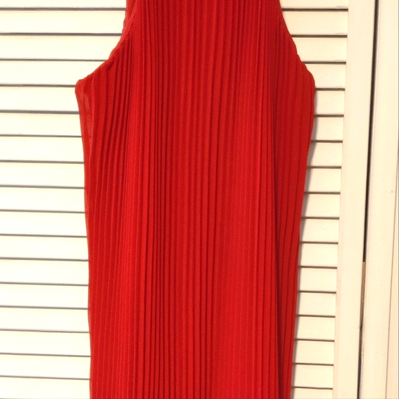 Clothing - Picture 8 of 16